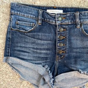 Womens distressed, denim high waisted shorts; Size: medium